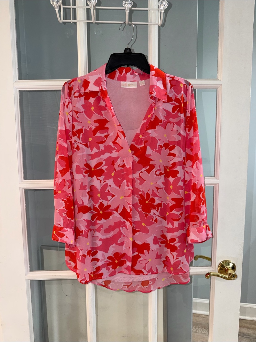 Belle by Kim Gravel Floral Printed V-Neck Blouse With Under Tank Top Sz M Pink